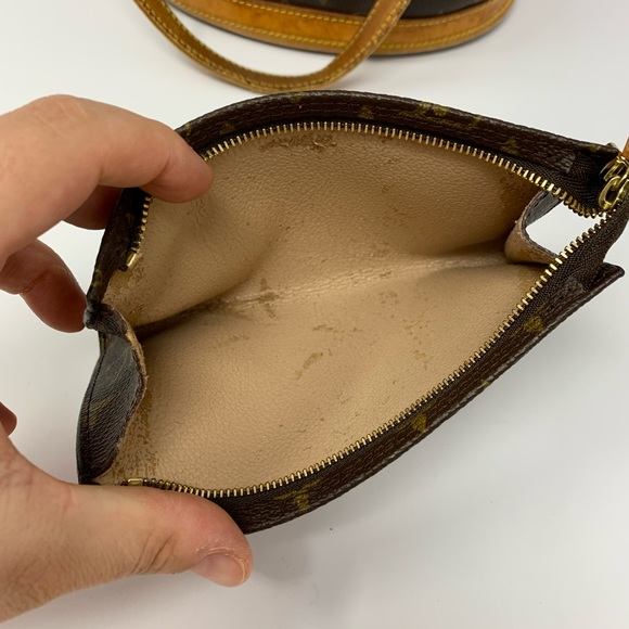 Geniune Louis Vuitton bucket pm with pouch - Picture 16 of 16